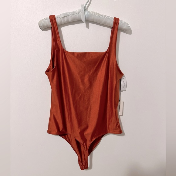 NWT Babaton Satinette Tank Bodysuit Corsa Red L - Picture 3 of 3